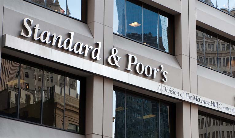 S&P, Türkiye'nin risk görünümünü yükseltti