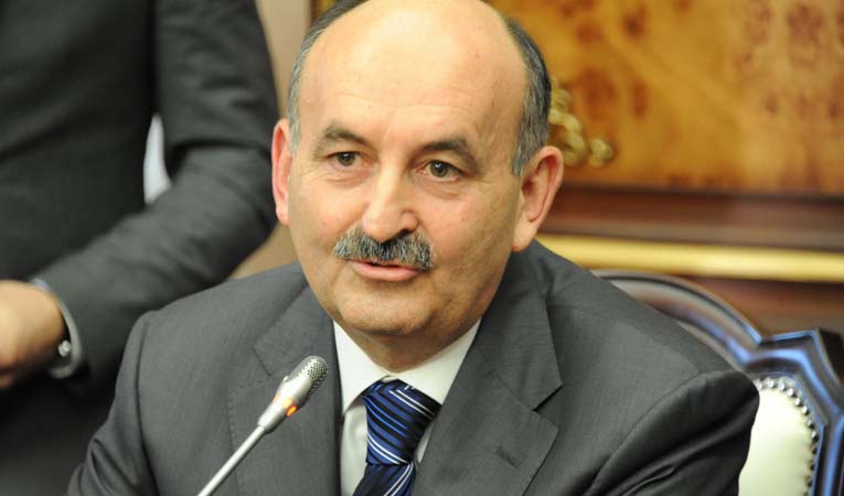 "Asgari ücret düşmeyecek"