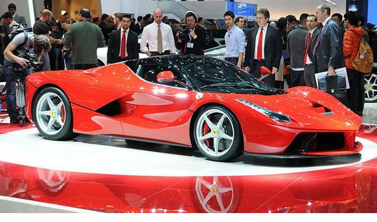 Ferrari halka arz ediliyor